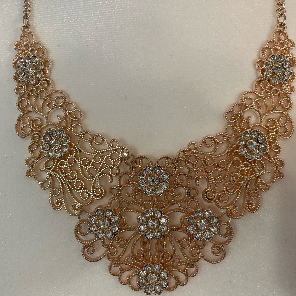 Large rose gold apron necklace